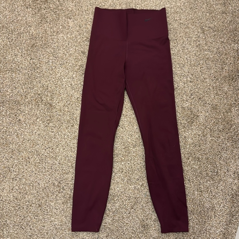 Nike Women’s Small DRI-FIT Leggings